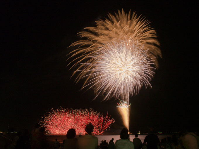 三浦海岸の花火