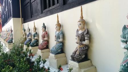 ワットムングンゴーンの仏像