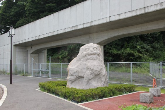 三の丸の獅子石像